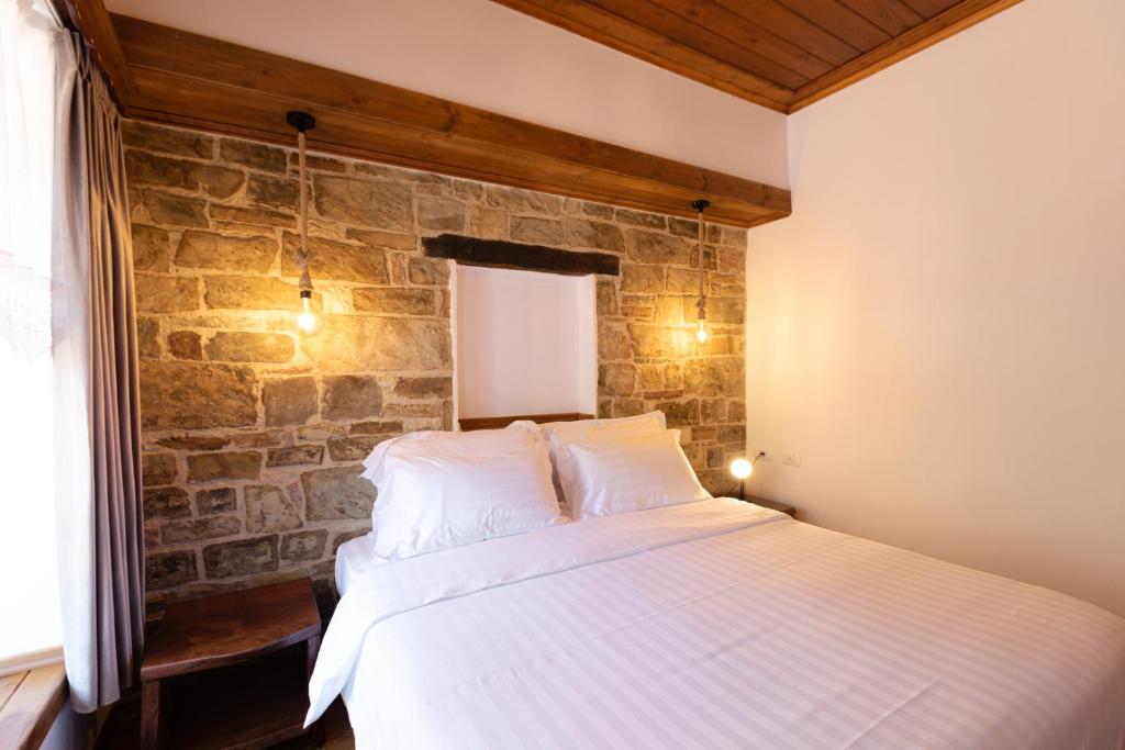 Deluxe Double or Twin Roomat Bizant House Gjirokastër
