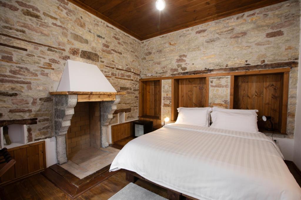  Superior Double or Twin Room at Bizant House Boutique Hotel Gjirokastër